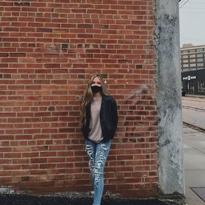 Meet your Posher, Olivia